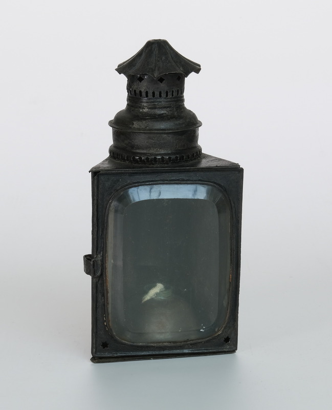 E1a-083: Porter's lamp: Front view. Digital image credit: Saltaire Collection