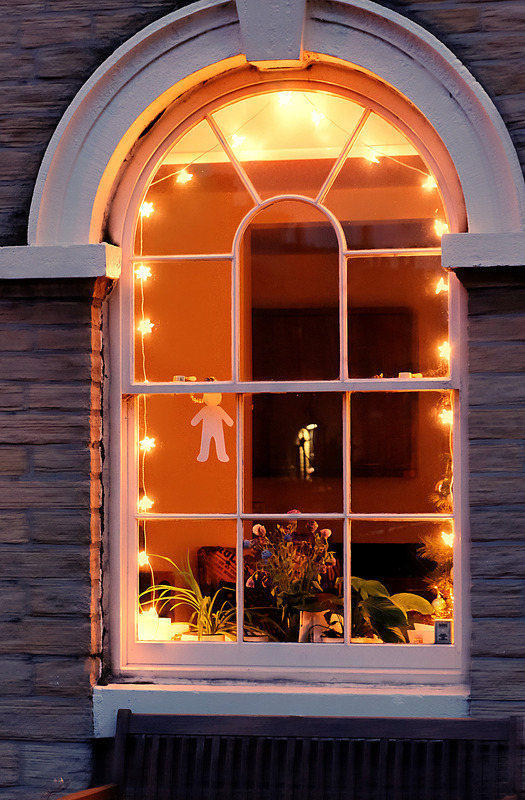 2025.68.4: Saltaire Advent Window (Paper figure). Digital image credit: Saltaire Collection