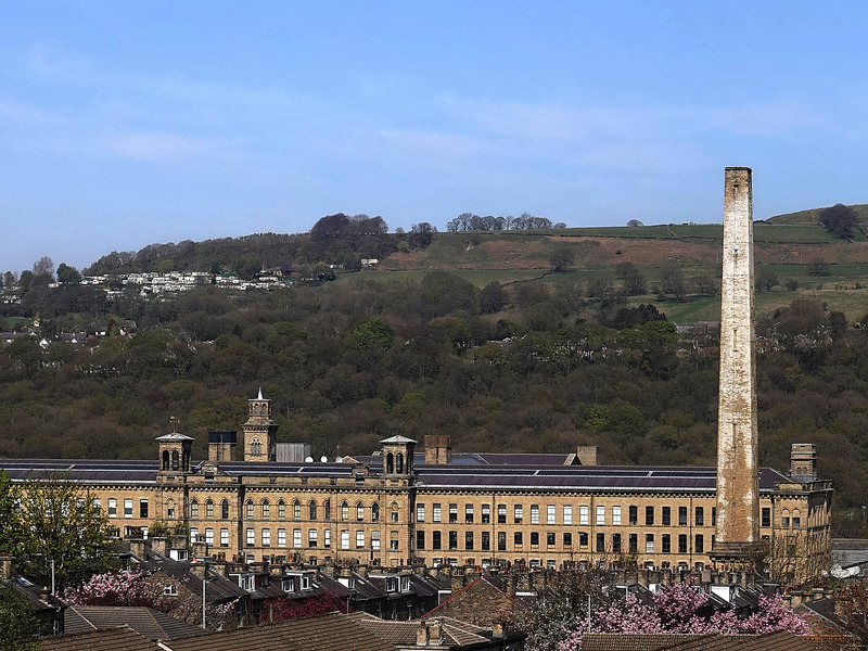 2025.68.108: Salts Mill and Hope Hill view from Aire View avenue. Digital image credit: Saltaire Collection