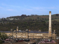 2025.68.108: Salts Mill and Hope Hill view from Aire View avenue. Digital image credit: Saltaire Collection